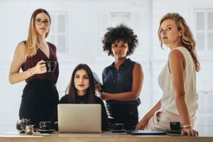 Seja mulher empreendedora: dicas para se destacar no trabalho